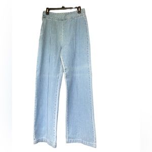 Womenʻs Light Wash High Rise Wide Leg Jeans Size Medium